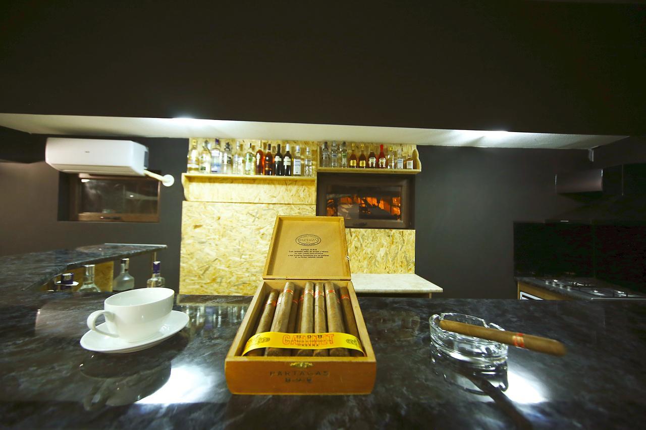 Hotel Traveler Кутаиси Экстерьер фото